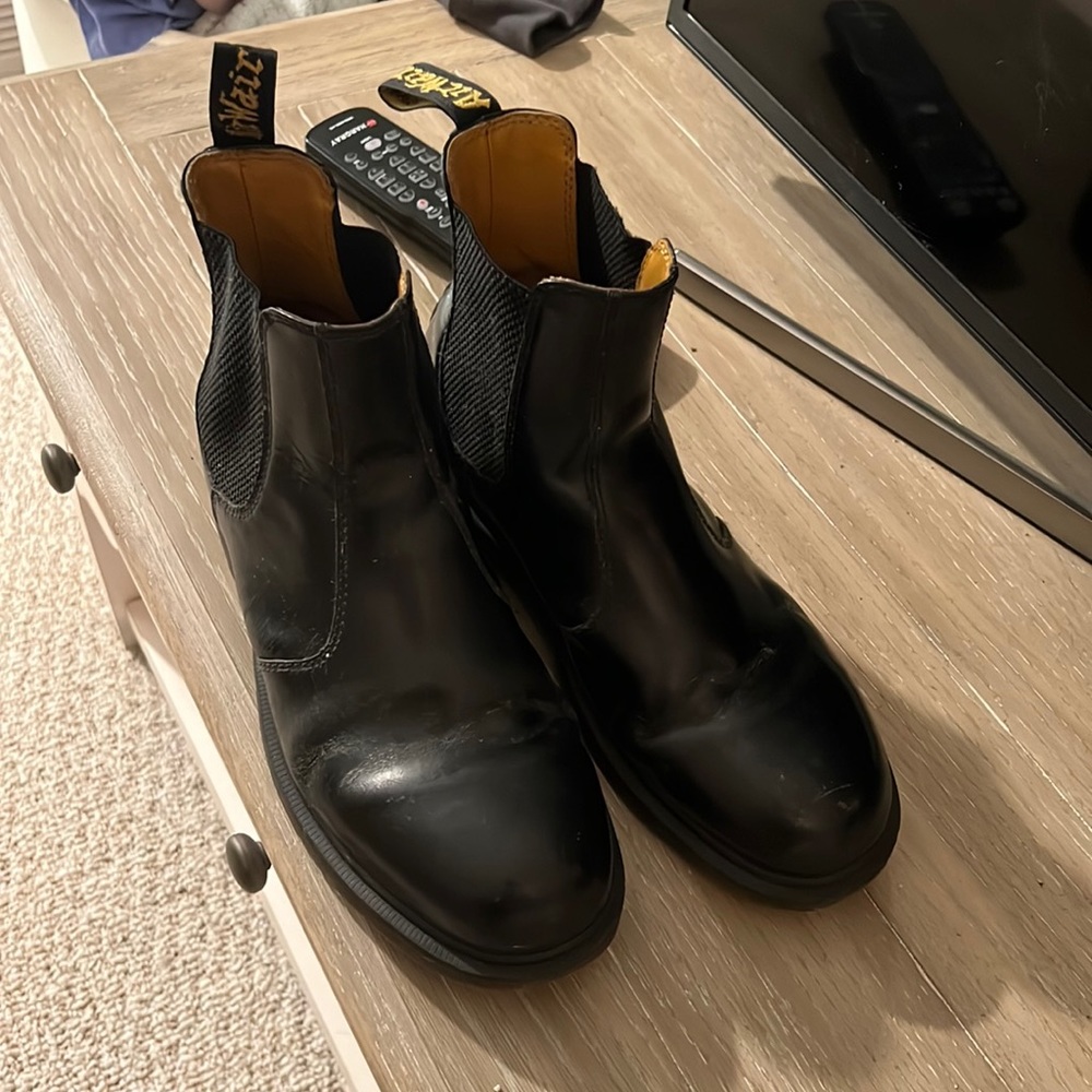 Dr Martens Chelsea boots